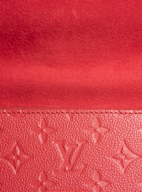 Comment Louis Vuitton a inventé un cuir quasiment inrayable - Elle